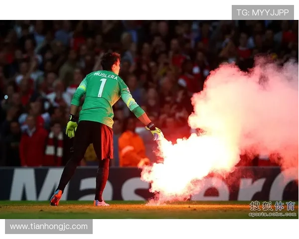 啤酒节球迷模仿萨内侮辱加拉塔萨雷引发激烈冲突