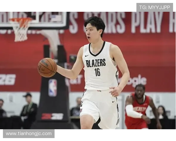 夏普与杨瀚森在首周训练营展现卓越表现引发广泛关注与期待